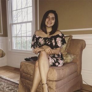 Meet your Posher, Daniela